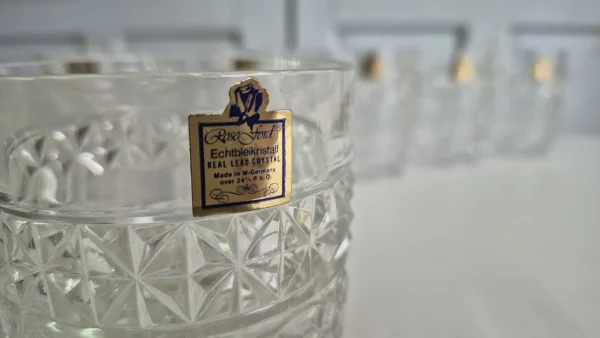 &Pi;&omicron;&tau;ή&rho;&iota;&alpha; &omicron;&upsilon;ί&sigma;&kappa;&iota; &alpha;&pi;ό &kappa;&rho;ύ&sigma;&tau;&alpha;&lambda;&lambda;&omicron; &Beta;&omicron;&eta;&mu;ί&alpha;&sigmaf; Rose Ford, &Delta;&upsilon;&tau;&iota;&kappa;ή &Gamma;&epsilon;&rho;&mu;&alpha;&nu;ί&alpha; (&Omicron;&Delta;&Gamma;) - &sigma;&epsilon;&tau; 6 &tau;&mu;&chi;