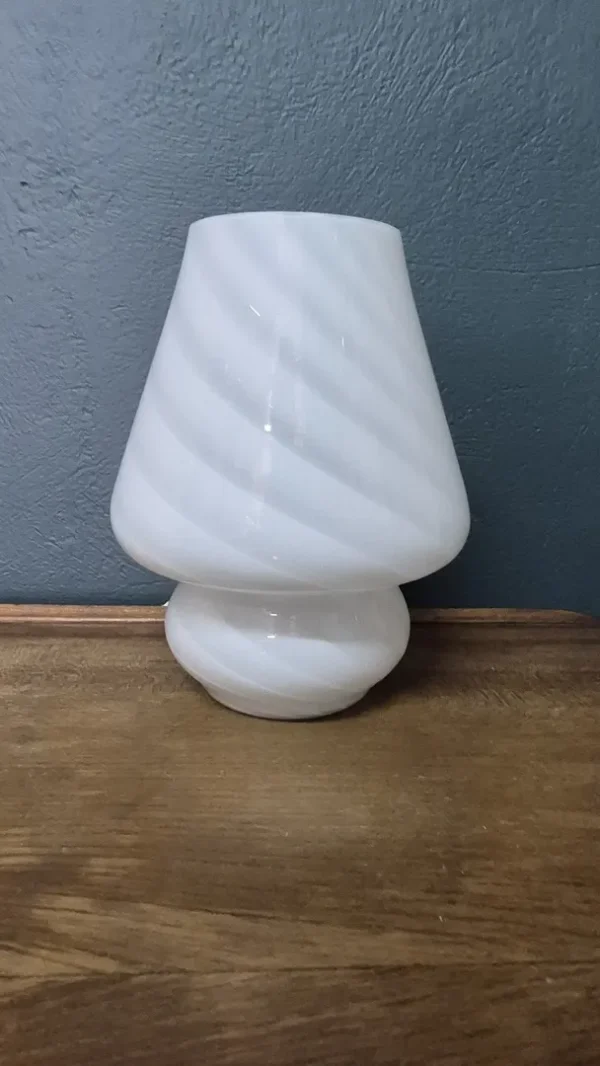 &Epsilon;&pi;&iota;&tau;&rho;&alpha;&pi;έ&zeta;&iota;&omicron; &phi;&omega;&tau;&iota;&sigma;&tau;&iota;&kappa;ό Mushroom Swirl &alpha;&pi;ό &gamma;&upsilon;&alpha;&lambda;ί Murano